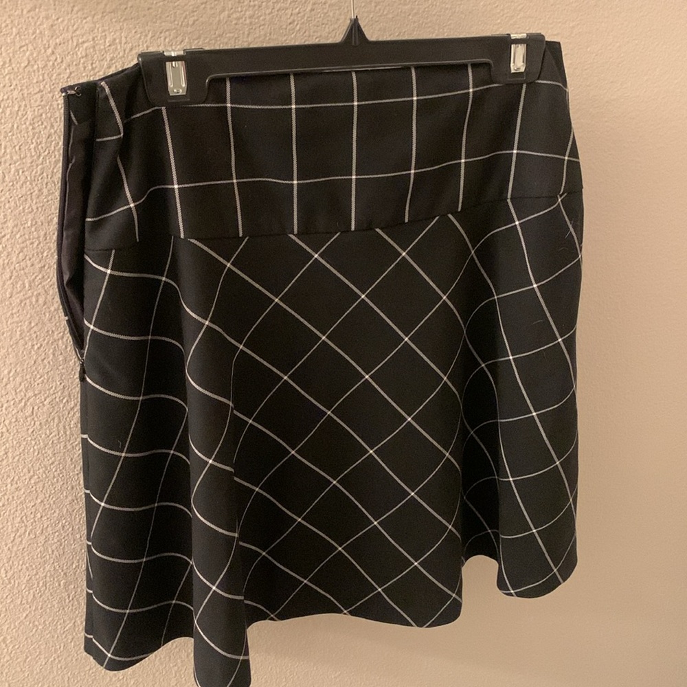 👀Skirt 💥 - Picture 2 of 2